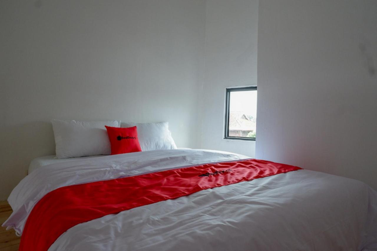 Reddoorz @ Demangan Sari Residence Pakualaman Exterior photo